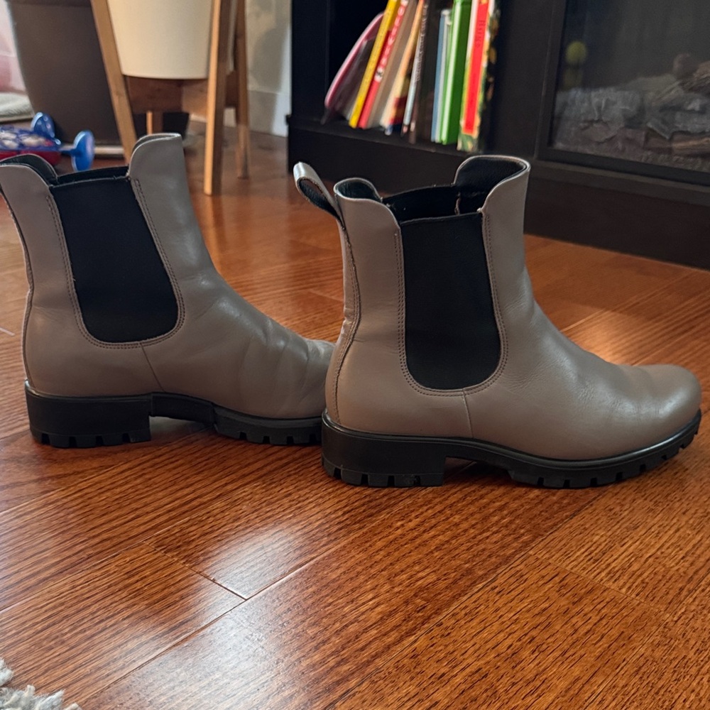 Ecco Boots
